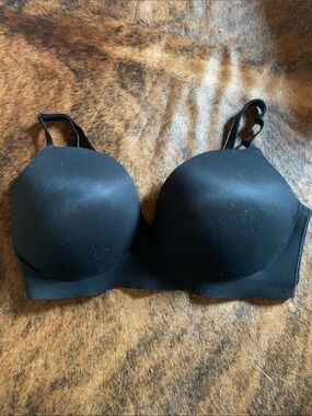 INCREDIBLE BY VICTORIA’S SECRET PADDED NO WIRE BRA